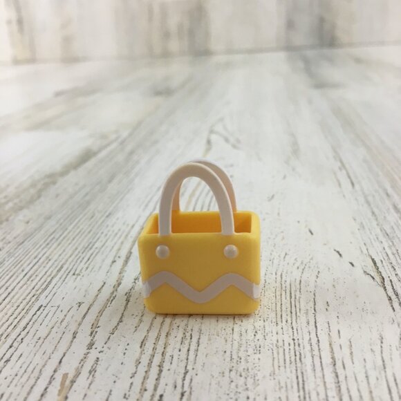 Bluey Lot of 2 Beach Bag Purse Chilli Yellow Pink for Mom Figure Playset Toy - Picture 5 of 10